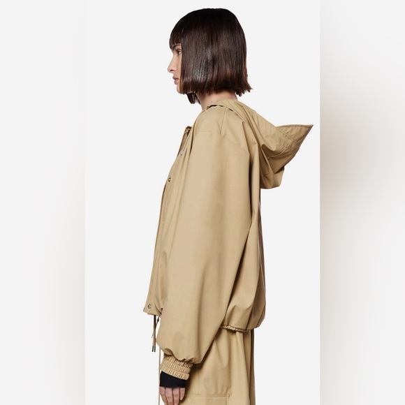 RAINS WOMANS SAND UNLINED WAIST LENGTH HOODED JACKET - SMALL - Picture 4 of 16
